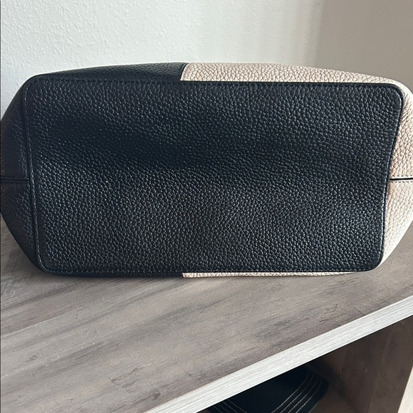 Kate Spade Black and Cream Tote - Picture 4 of 11